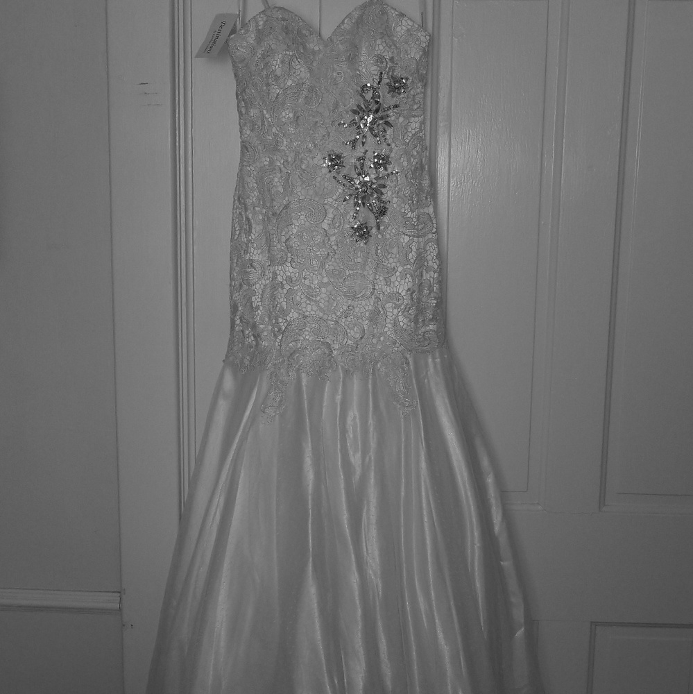 NWOT White wedding gown